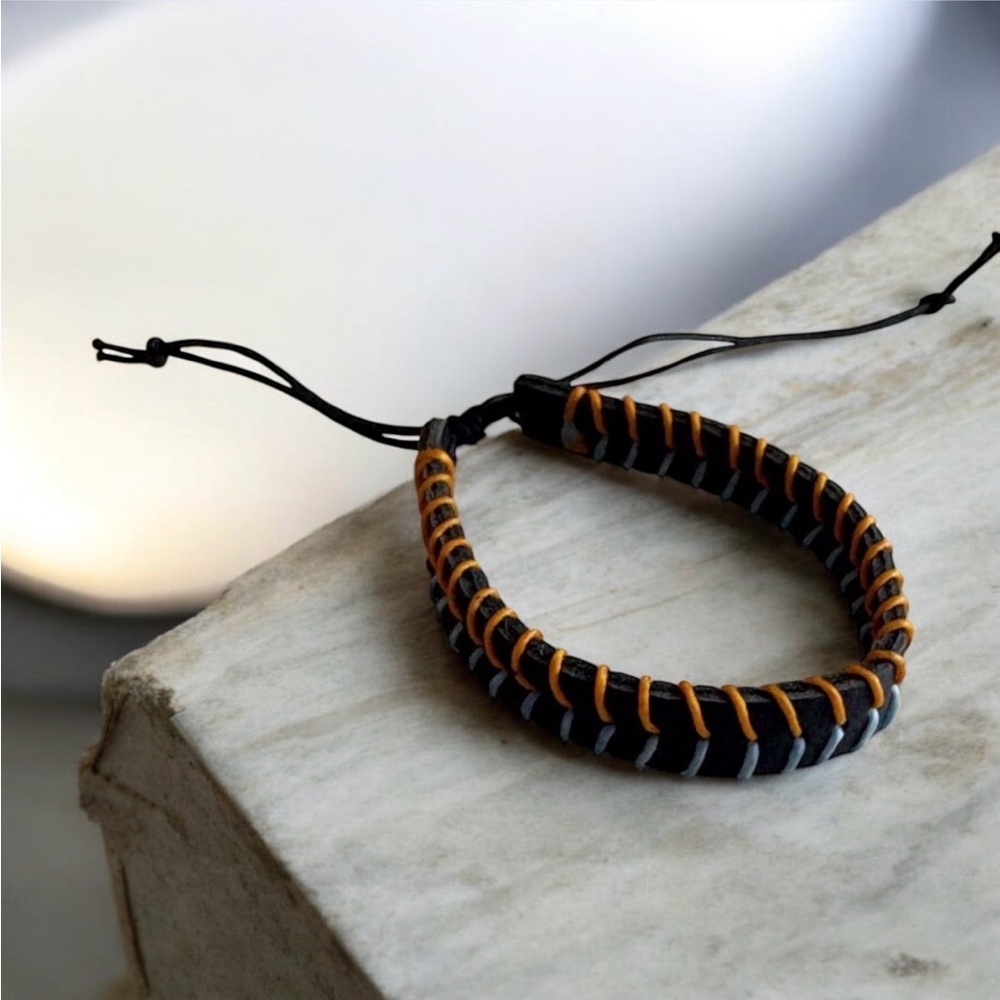 100% Leather Bracelet - Handmade - Picture 3 of 3